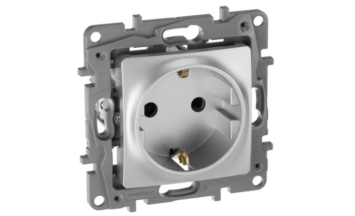Розетка 672422 Legrand Розетка 2К+З со шторками - немецкий стандарт - винтовые зажимы - 16 А - 250 В - Etika - алюминий